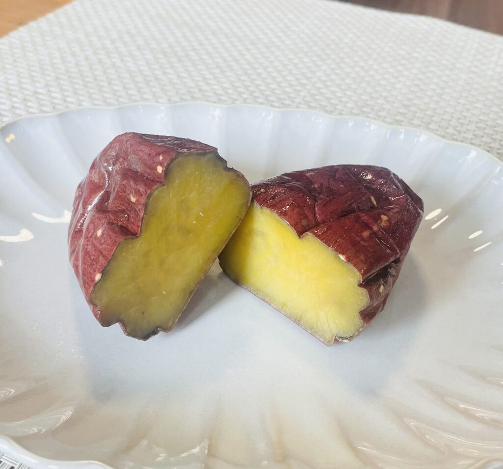 半分に切ってある冷やし壺焼き芋